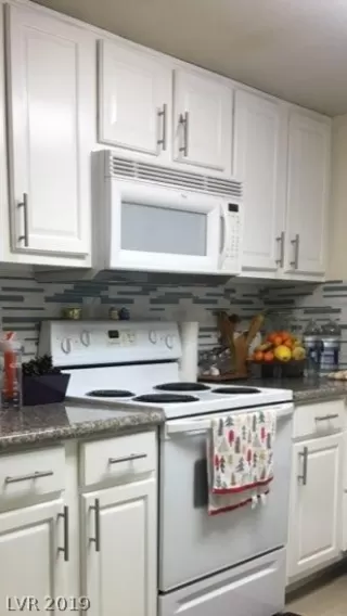 Photo #5: 2063201 Listing