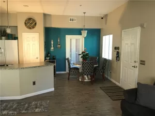 Photo #5: 2063204 Listing