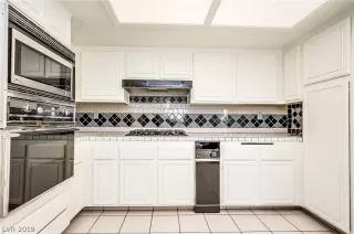 Photo #1: 2063286 Listing