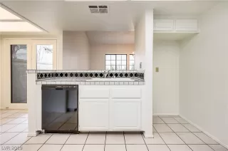 Photo #5: 2063286 Listing