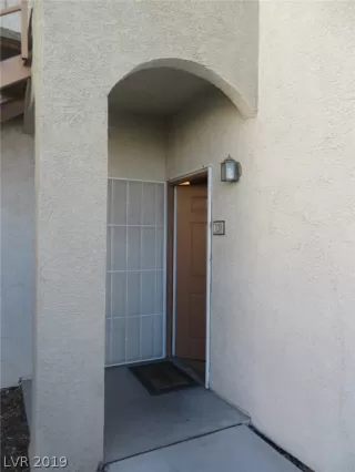 Photo #3: 2063300 Listing