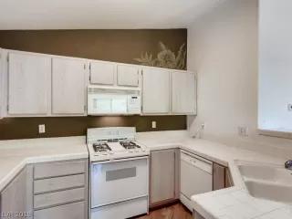 Photo #3: 2063313 Listing