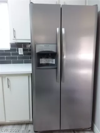 Photo #3: 2063373 Listing