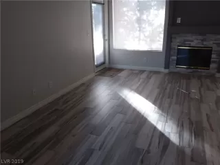 Photo #6: 2063373 Listing