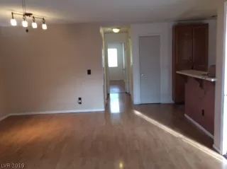 Photo #3: 2063381 Listing