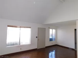 Photo #5: 2063540 Listing 