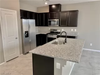 Photo #3: 2063704 Listing 