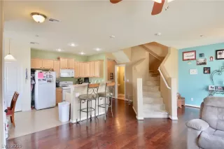 Photo #3: 2063718 Listing