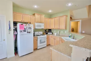 Photo #4: 2063718 Listing