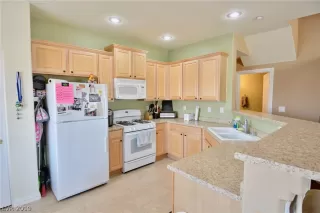 Photo #5: 2063718 Listing