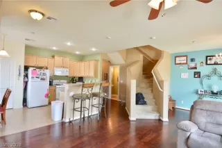 Photo #6: 2063718 Listing