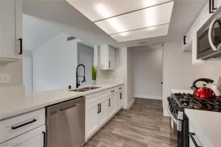 Photo #3: 2063756 Listing