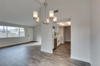 Photo #5: 2063756 Listing