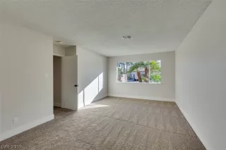 Photo #6: 2063756 Listing