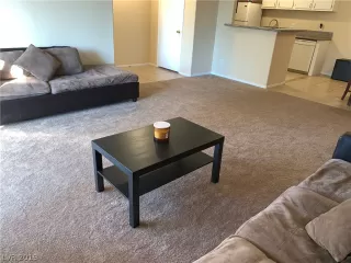 Photo #5: 2063801 Listing 