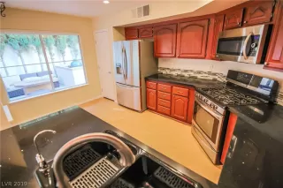 Photo #6: 2063897 Listing 