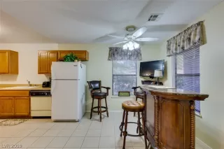 Photo #4: 2063909 Listing