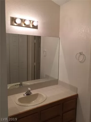 Photo #5: 2063971 Listing 