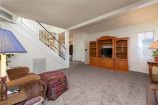 Photo #4: 2063995 Listing