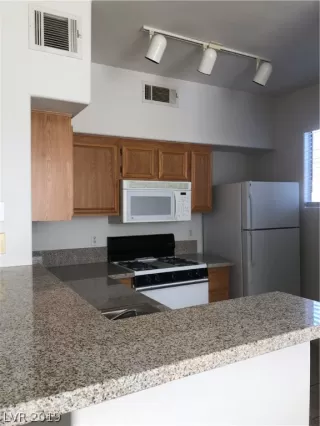 Photo #3: 2064025 Listing 