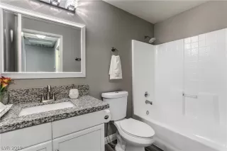 Photo #2: 2064096 Listing