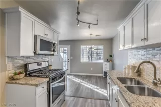 Photo #5: 2064096 Listing