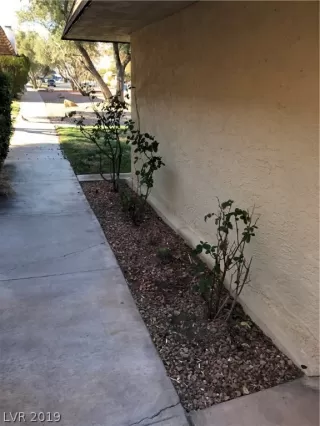 Photo #1: 2064131 Listing 