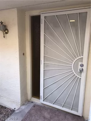 Photo #3: 2064131 Listing 