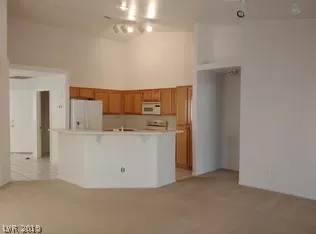 Photo #5: 2064158 Listing