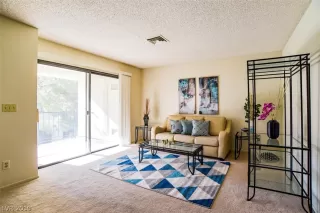 Photo #2: 2064199 Listing