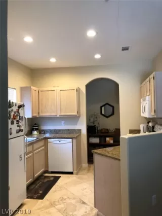 Photo #4: 2064360 Listing 