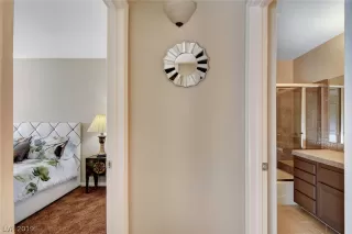 Photo #5: 2064458 Listing 