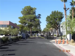 Photo #2: 2064556 Listing 