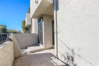 Photo #4: 2064582 Listing