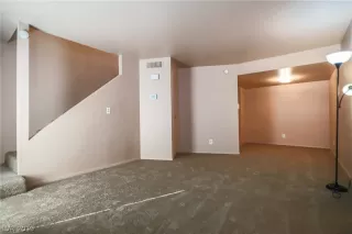 Photo #6: 2064582 Listing