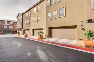 Photo #3: 2064586 Listing