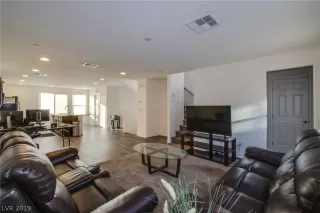 Photo #4: 2064586 Listing