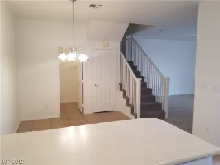 Photo #5: 2064655 Listing