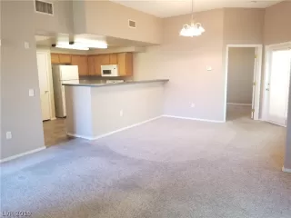 Photo #3: 2064686 Listing