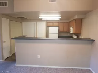 Photo #4: 2064686 Listing