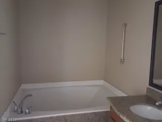 Photo #5: 2064696 Listing