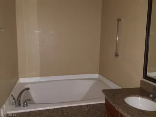 Photo #6: 2064696 Listing