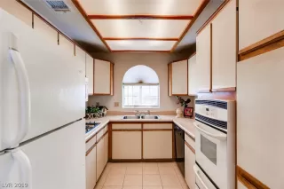 Photo #5: 2064768 Listing