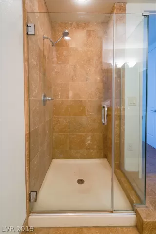 Photo #6: 2064827 Listing