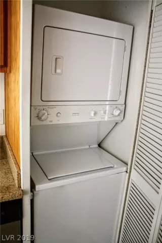 Photo #6: 2064860 Listing