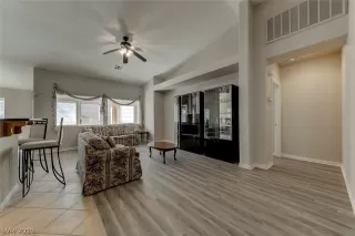 Photo #4: 2064998 Listing 