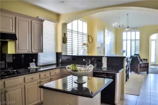 Photo #3: 2065146 Listing 