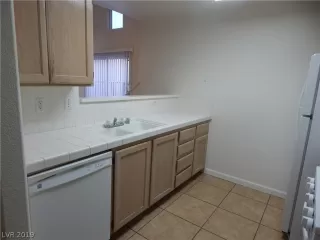 Photo #5: 2065230 Listing 