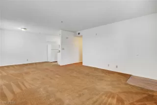 Photo #4: 2065297 Listing