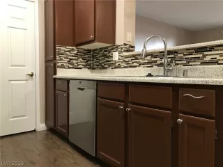 Photo #3: 2065326 Listing